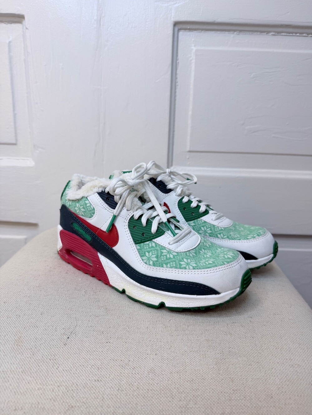 Nike Christmas Sweater DC1621-100 Shoes Size 5Y